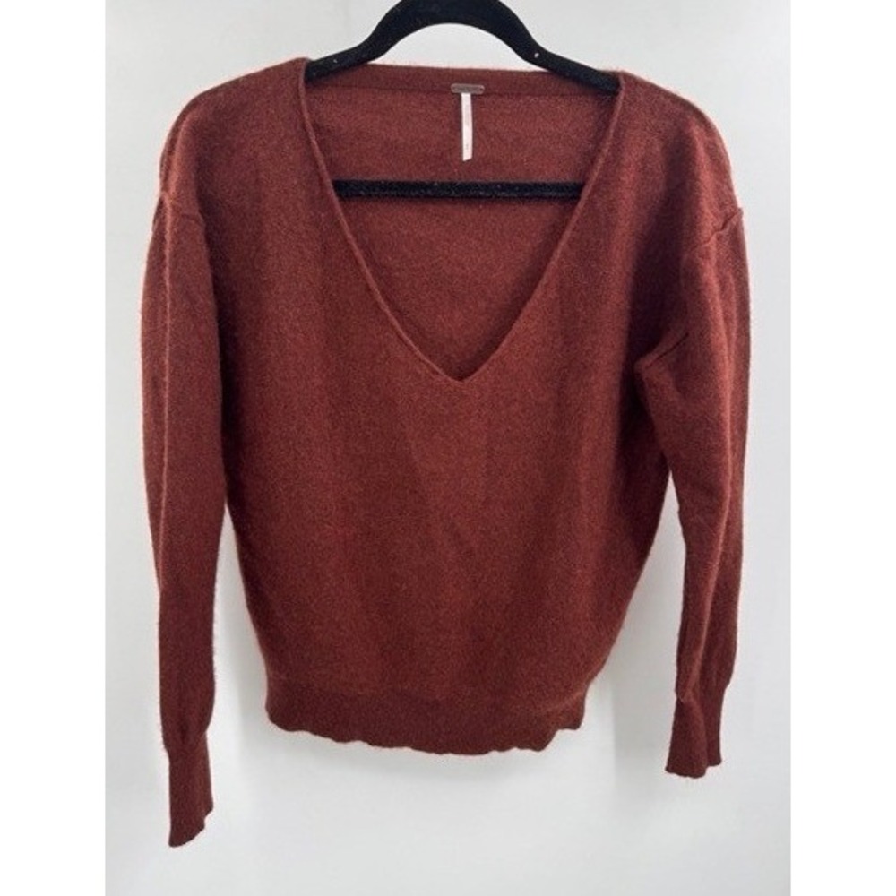 Free People Rust Cashmere V-Neck Pullover Sweater XS Minimalist Earthy Layering